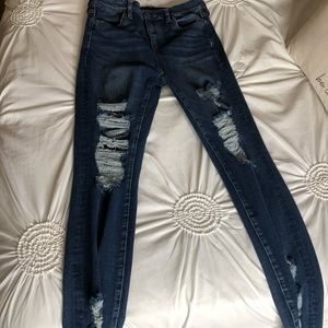 Distressed AE jeans 10 LONG!